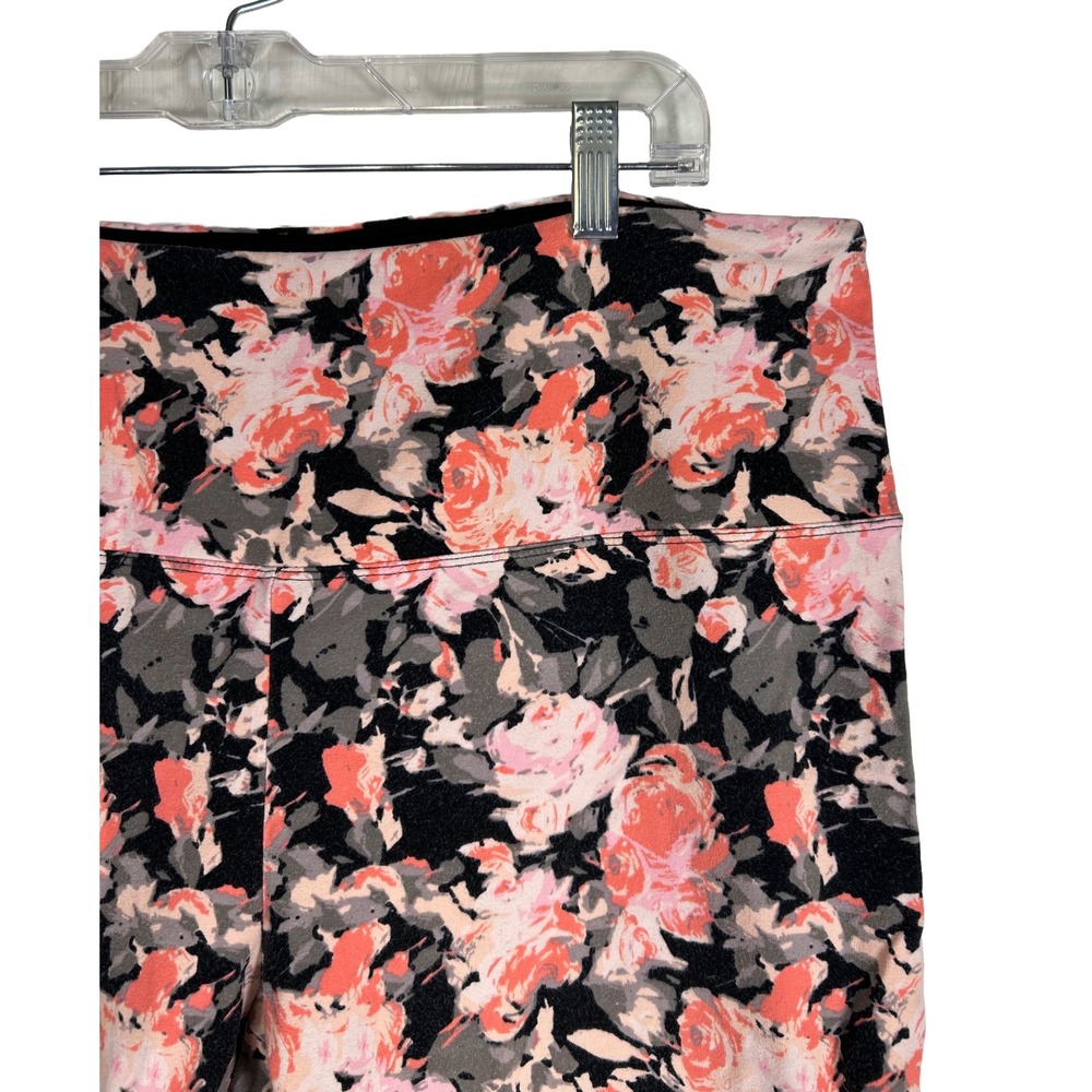 Revolutionary Tummy Control Floral Capri Leggings Womens 1X Pink Black Plus Size - Picture 2 of 5